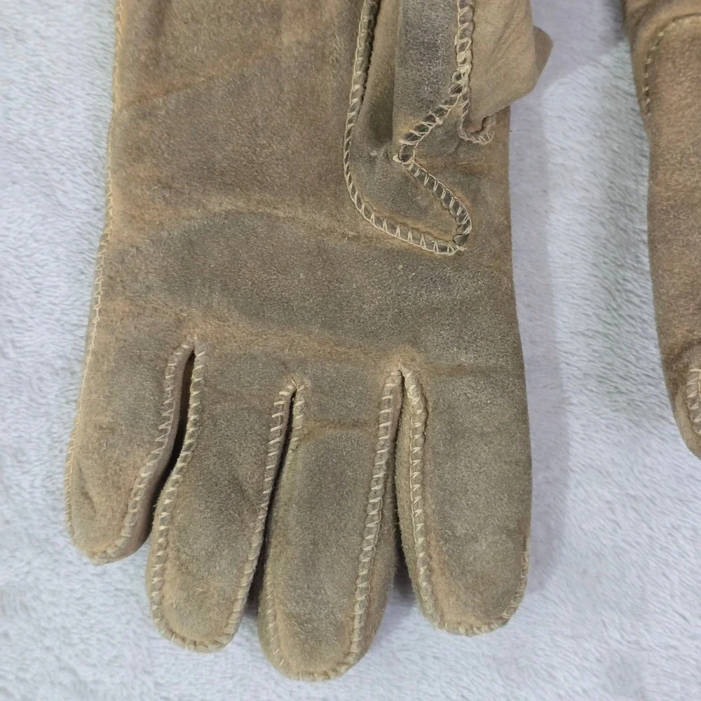 Vintage Womens Size S Sta-Soft Buckskin Gloves Taupe Suede Sherpa Lined